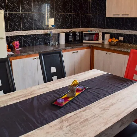 Quarto em Acomodações Particulares La Caleta 2 *